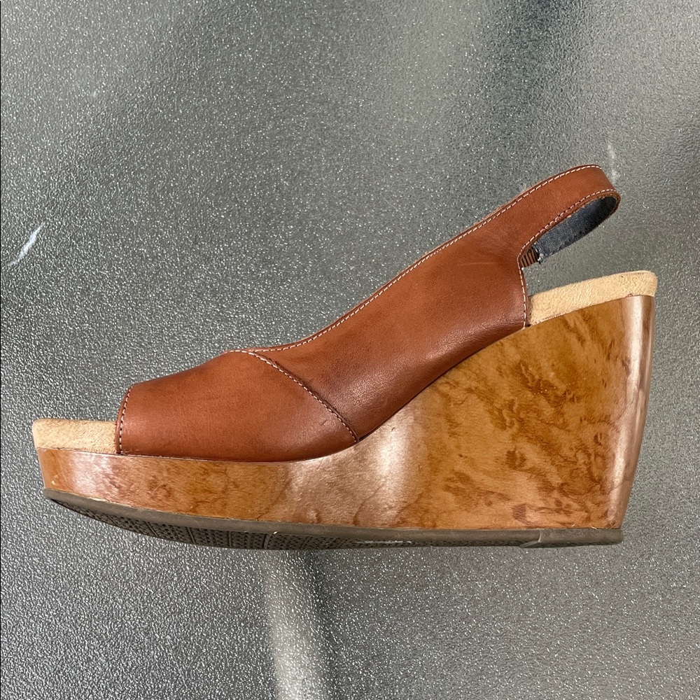 Dr. Scholl's Tan Leather Wedge Sandals - Picture 4 of 12